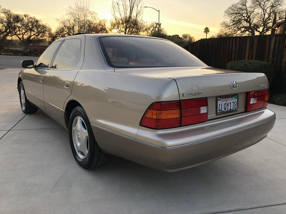 2000 Lexus LS 2nd Gen - Image 20 of 31