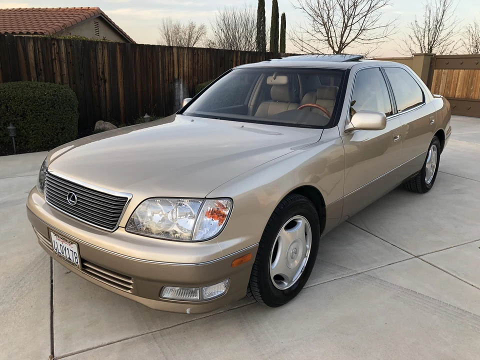 2000 Lexus LS 2nd Gen - Image 16 of 31