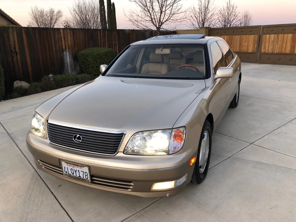 2000 Lexus LS 2nd Gen - Image 2 of 31