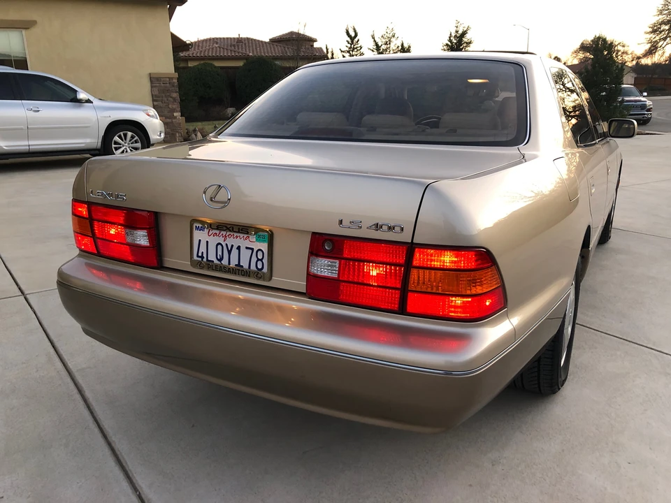 2000 Lexus LS 2nd Gen - Image 4 of 31