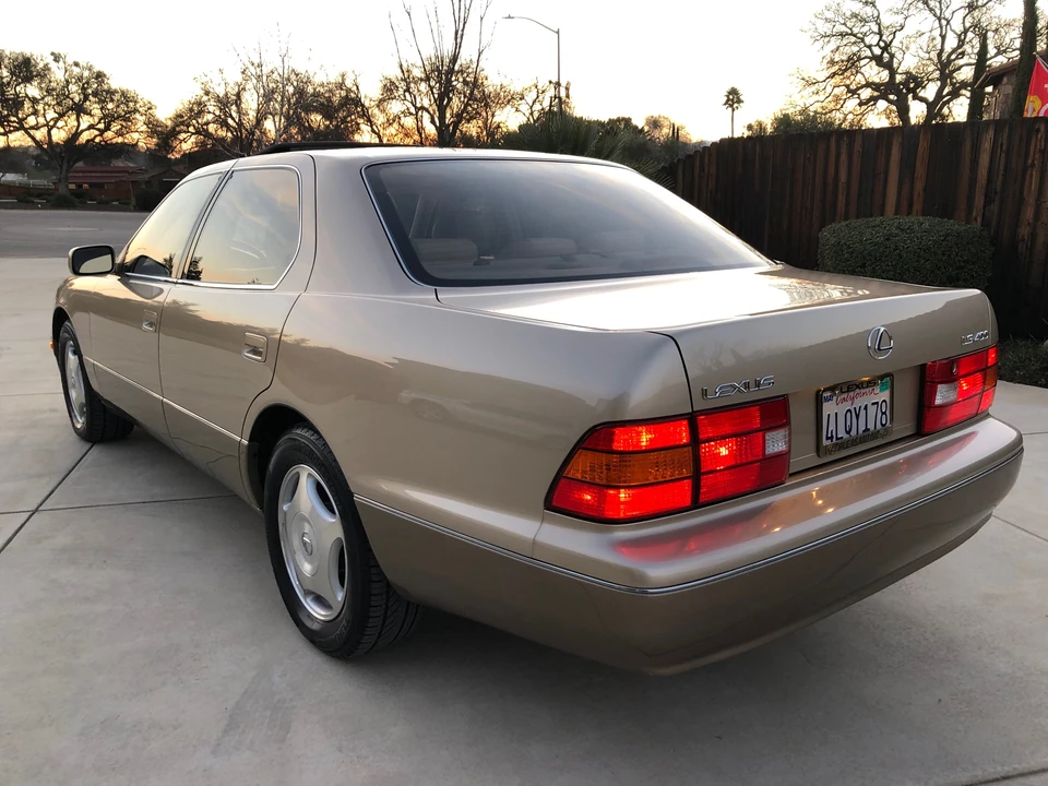 2000 Lexus LS 2nd Gen - Image 3 of 31