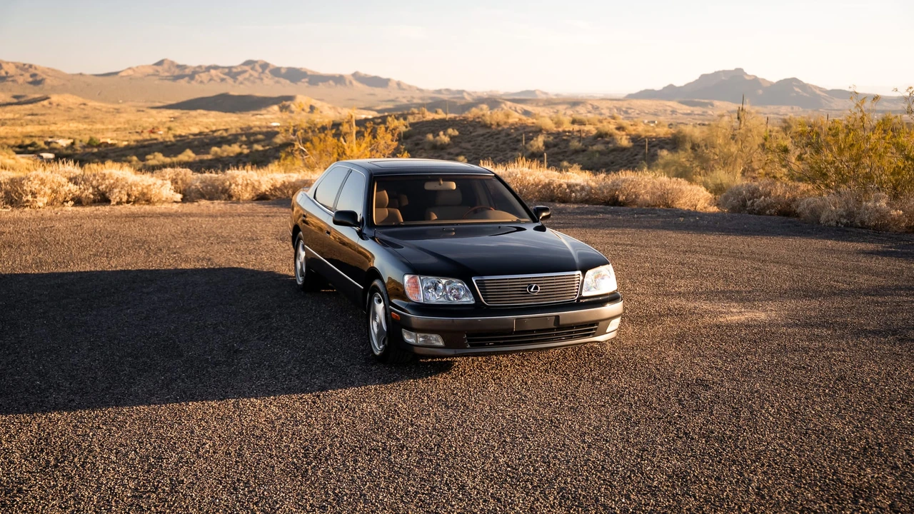 2000 Lexus LS 2nd Gen - Image 11 of 31