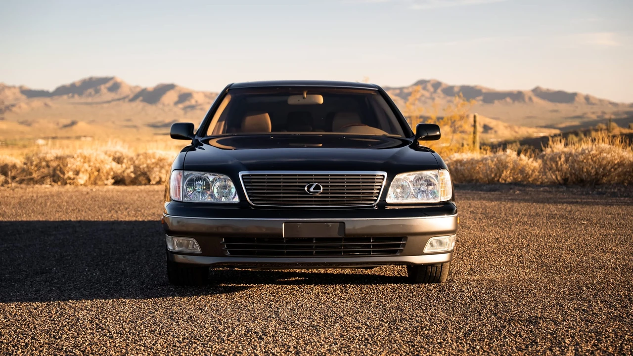 2000 Lexus LS 2nd Gen - Image 8 of 31