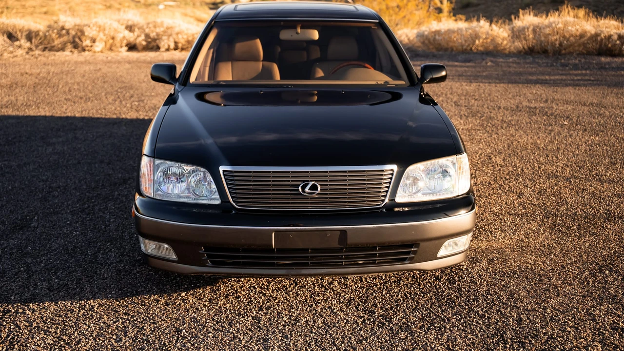 2000 Lexus LS 2nd Gen - Image 9 of 31
