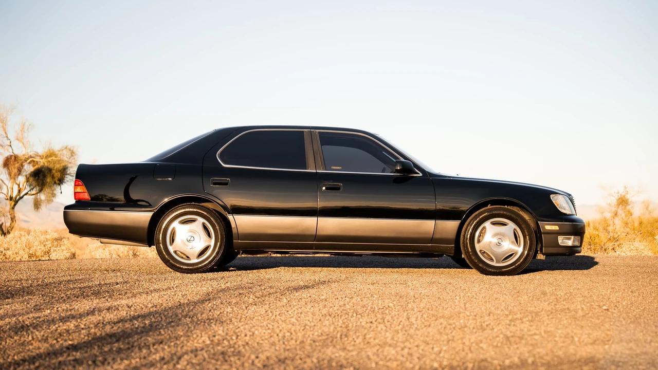 2000 Lexus LS 2nd Gen - Image 20 of 31