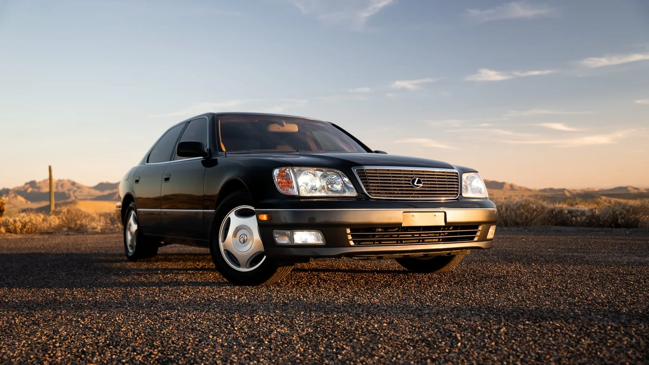 2000 Lexus LS 2nd Gen - Image 19 of 31