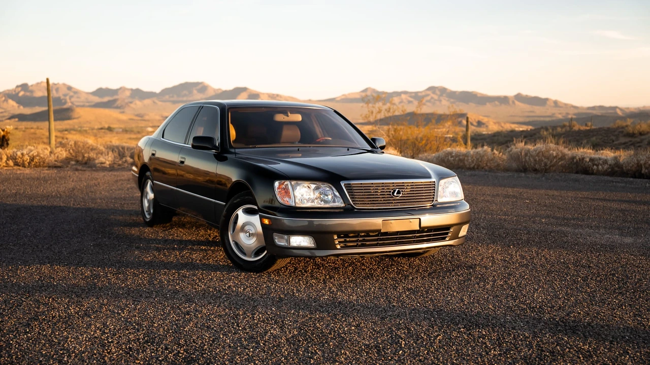 2000 Lexus LS 2nd Gen - Image 12 of 31