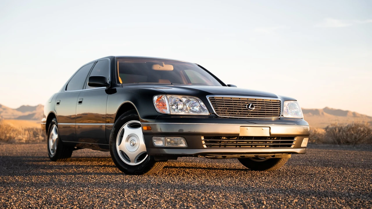 2000 Lexus LS 2nd Gen - Image 13 of 31