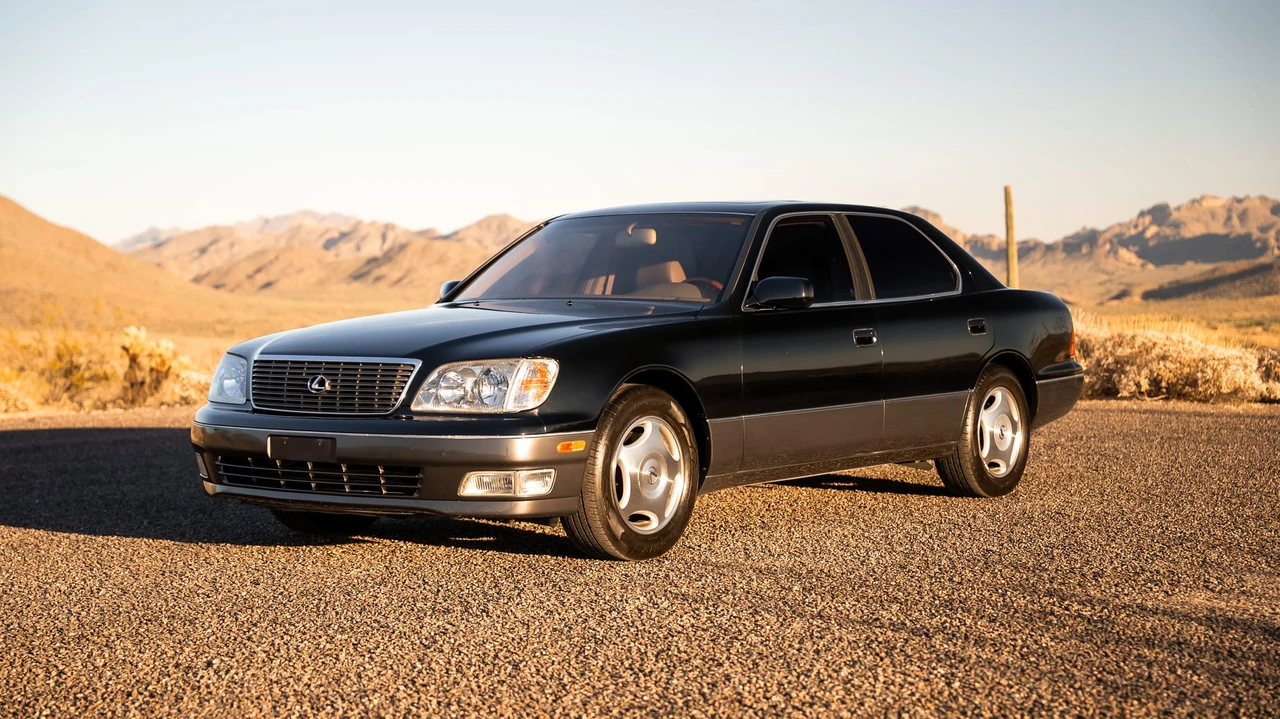 2000 Lexus LS 2nd Gen - Image 4 of 31