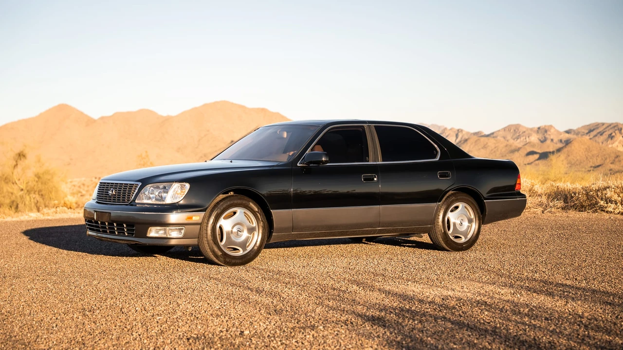 2000 Lexus LS 2nd Gen - Image 3 of 31