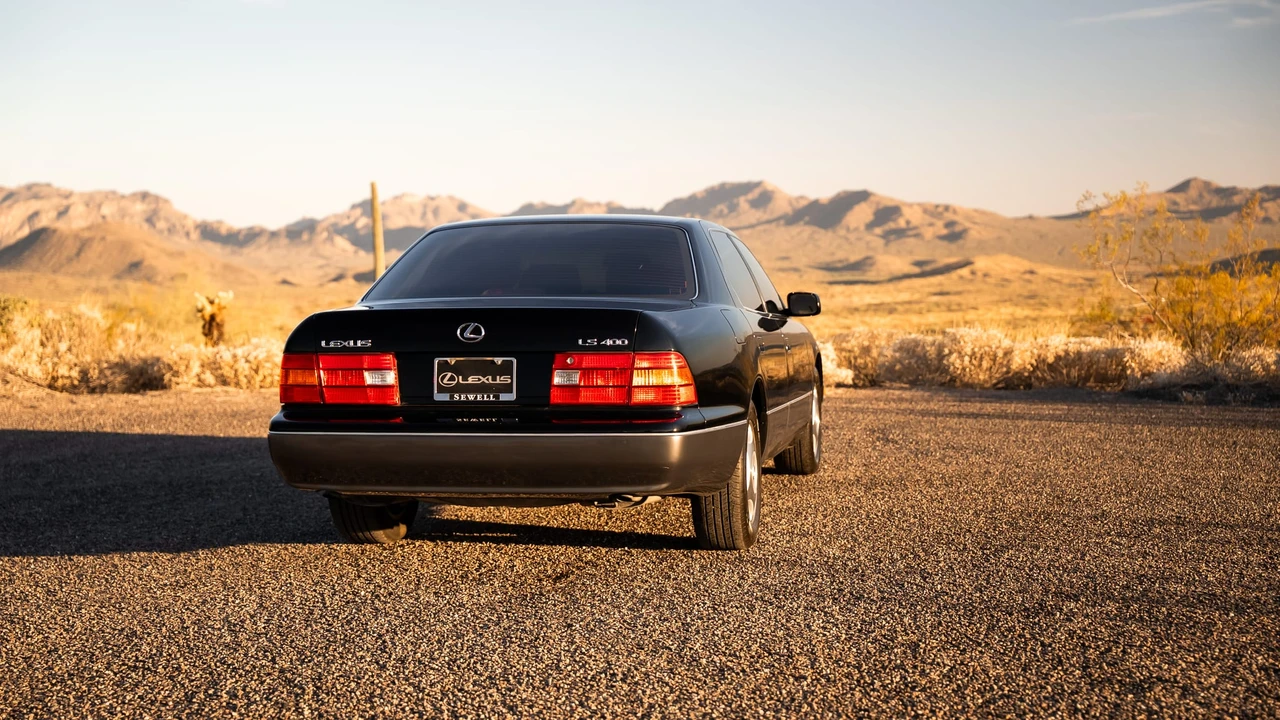 2000 Lexus LS 2nd Gen - Image 30 of 31