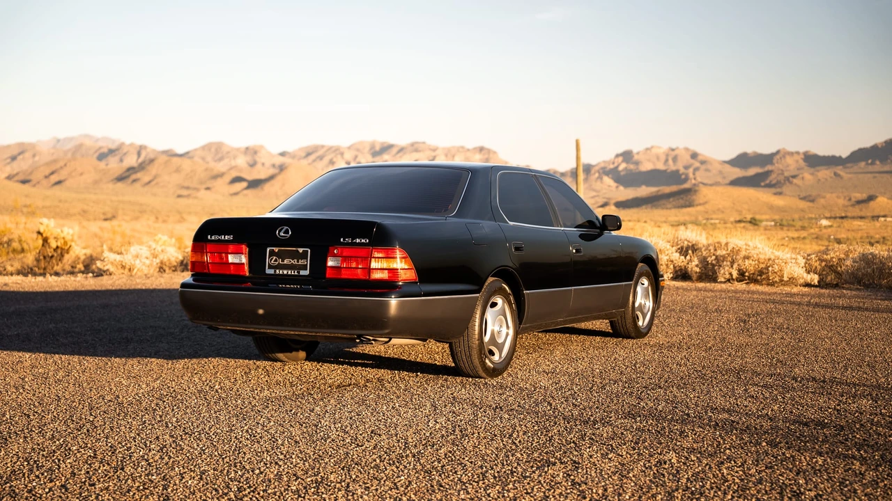 2000 Lexus LS 2nd Gen - Image 28 of 31