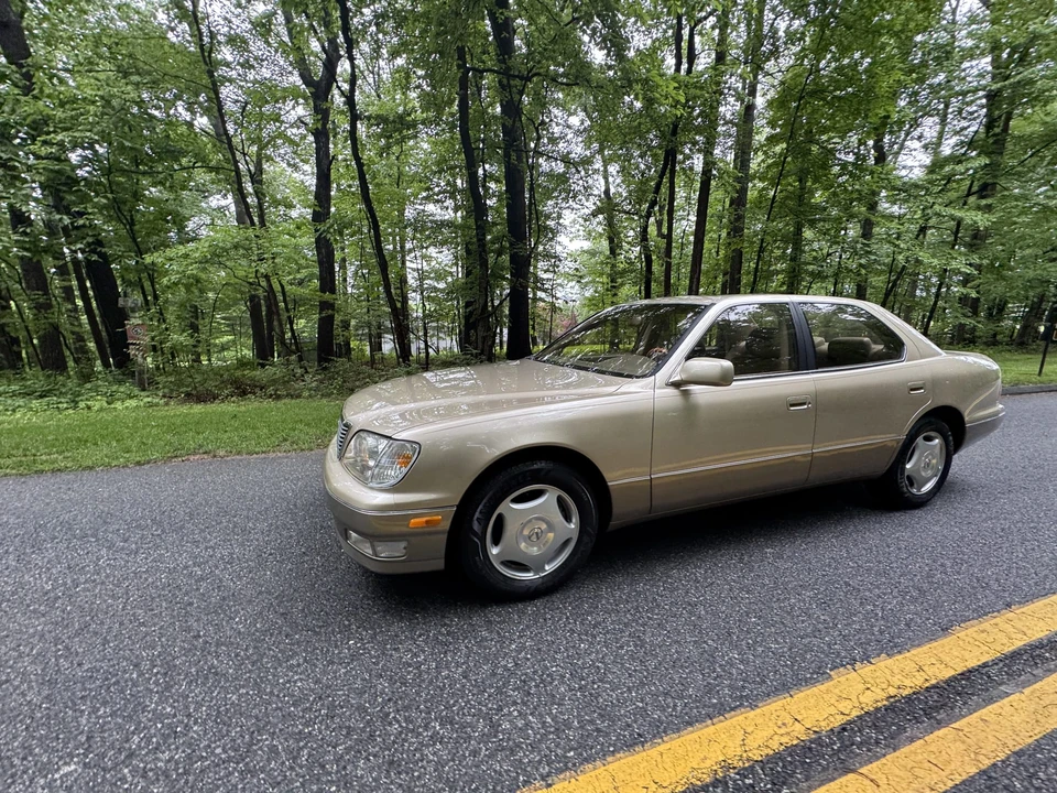 2000 Lexus - Image 2 of 31