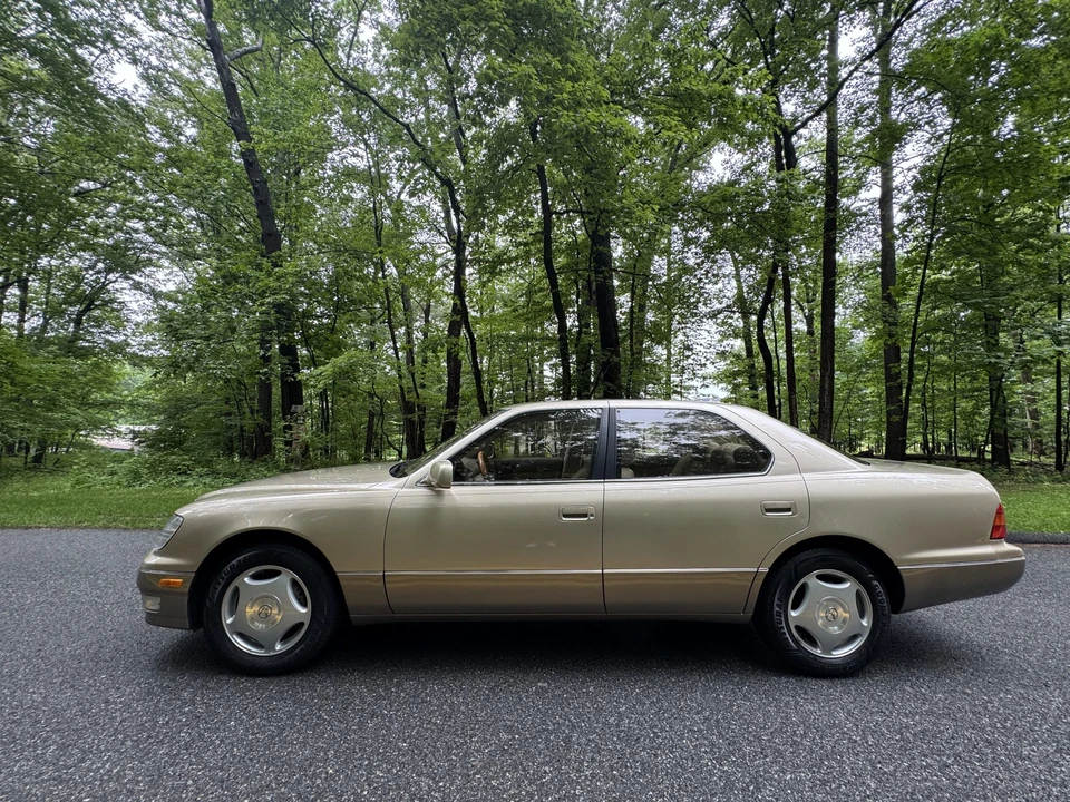 2000 Lexus - Image 9 of 31