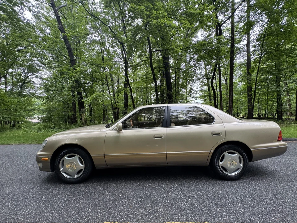 2000 Lexus - Image 10 of 31