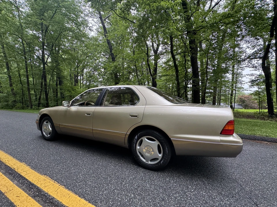 2000 Lexus - Image 14 of 31