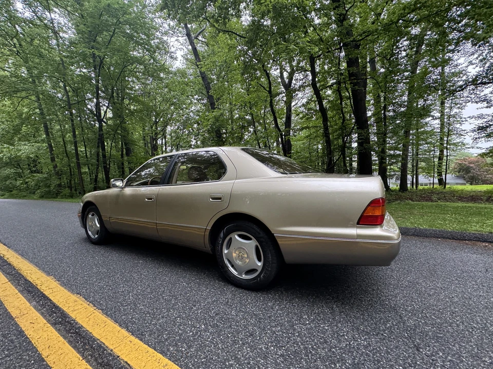 2000 Lexus - Image 15 of 31