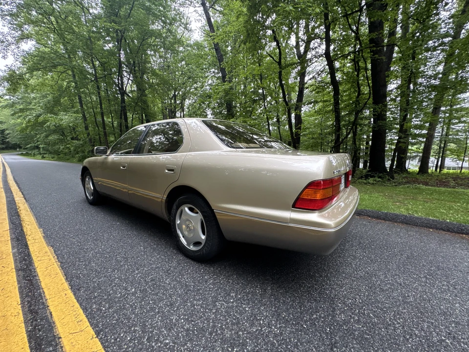 2000 Lexus - Image 17 of 31