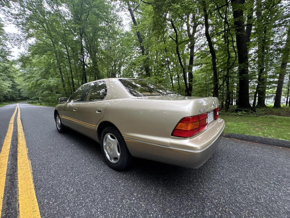 2000 Lexus - Image 18 of 31