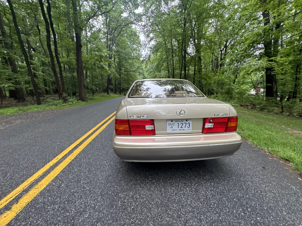 2000 Lexus - Image 22 of 31