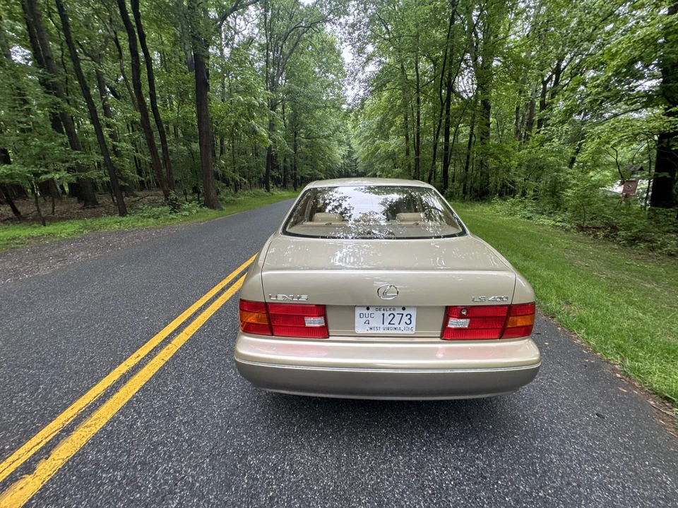 2000 Lexus - Image 24 of 31