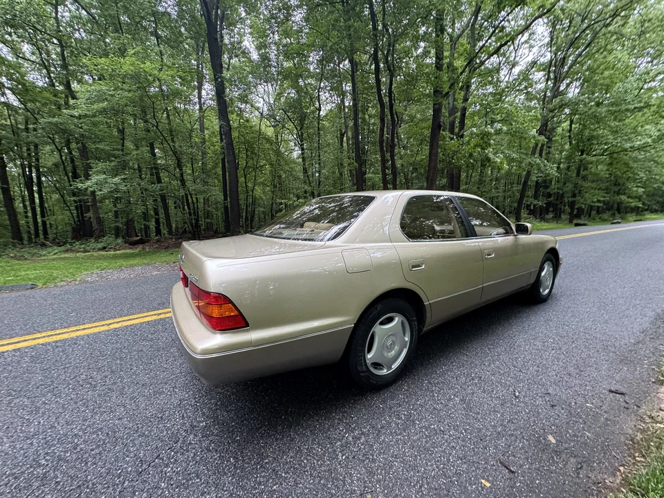 2000 Lexus - Image 31 of 31