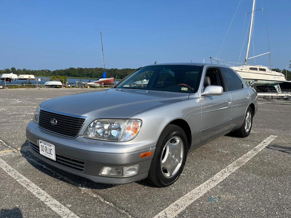 2000 Lexus LS 2nd Gen - Image 14 of 31