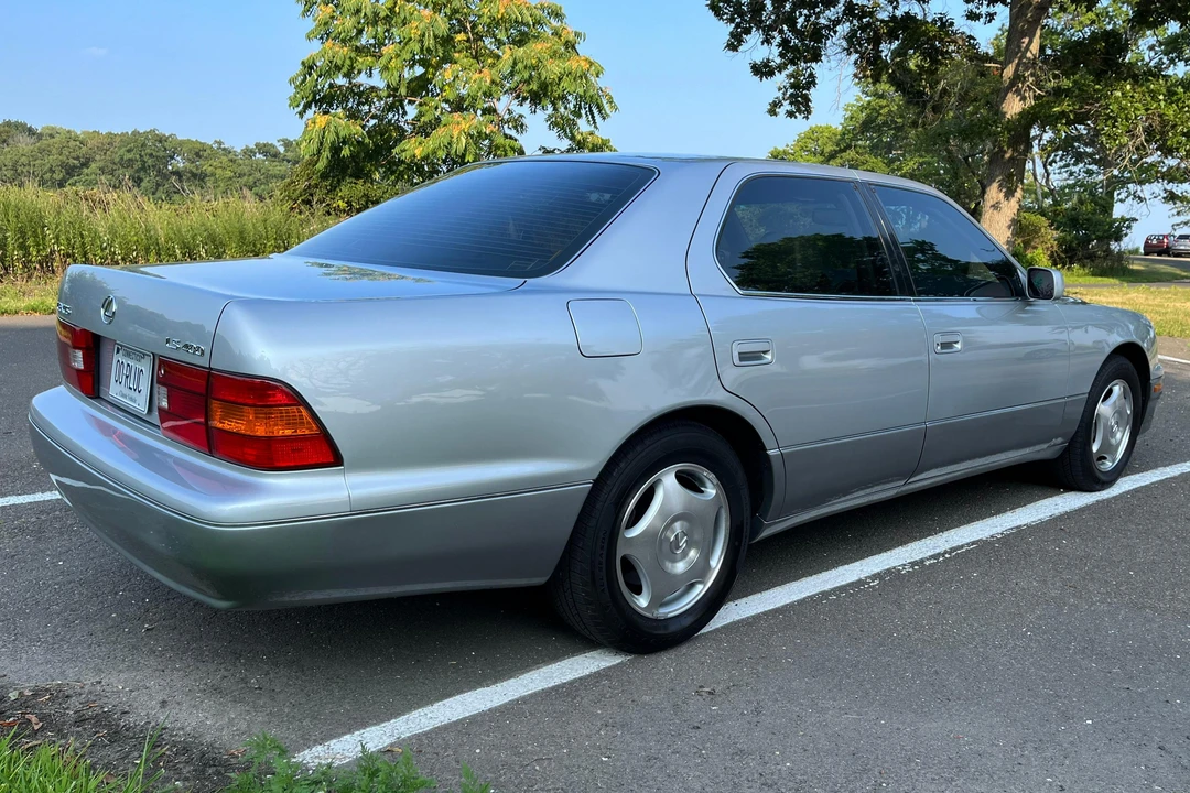 2000 Lexus LS 2nd Gen - Image 4 of 31