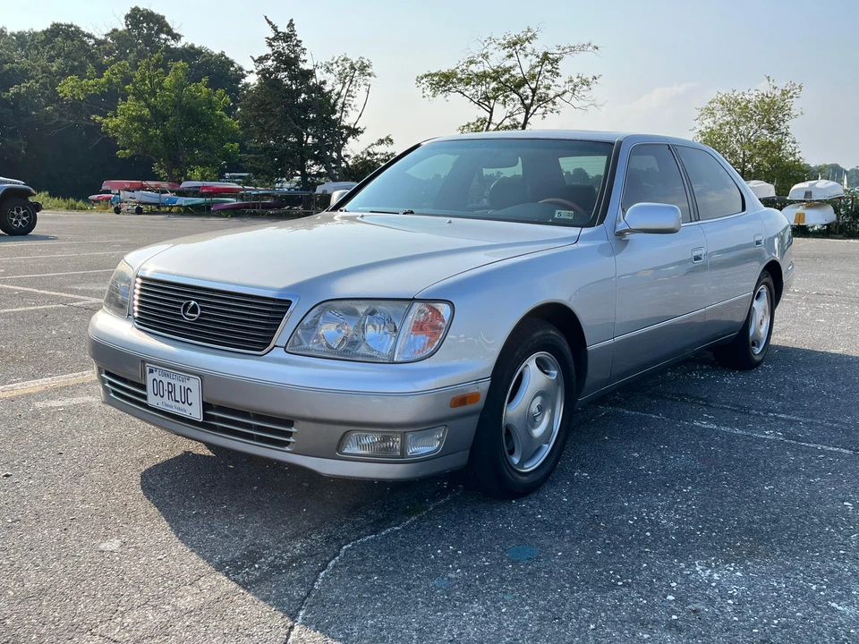 2000 Lexus LS 2nd Gen - Image 12 of 31