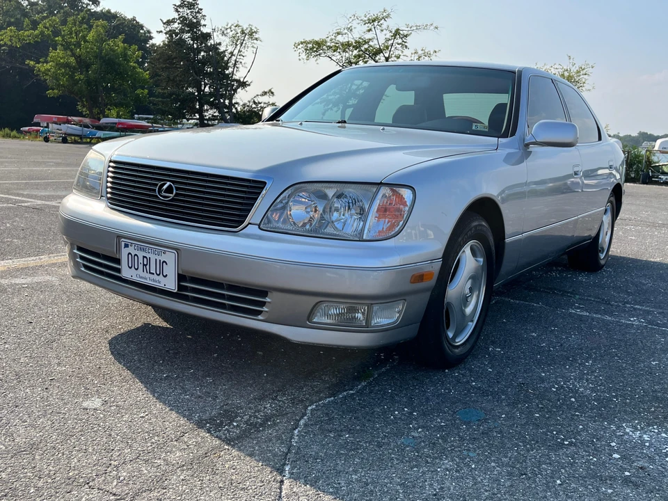 2000 Lexus LS 2nd Gen - Image 11 of 31