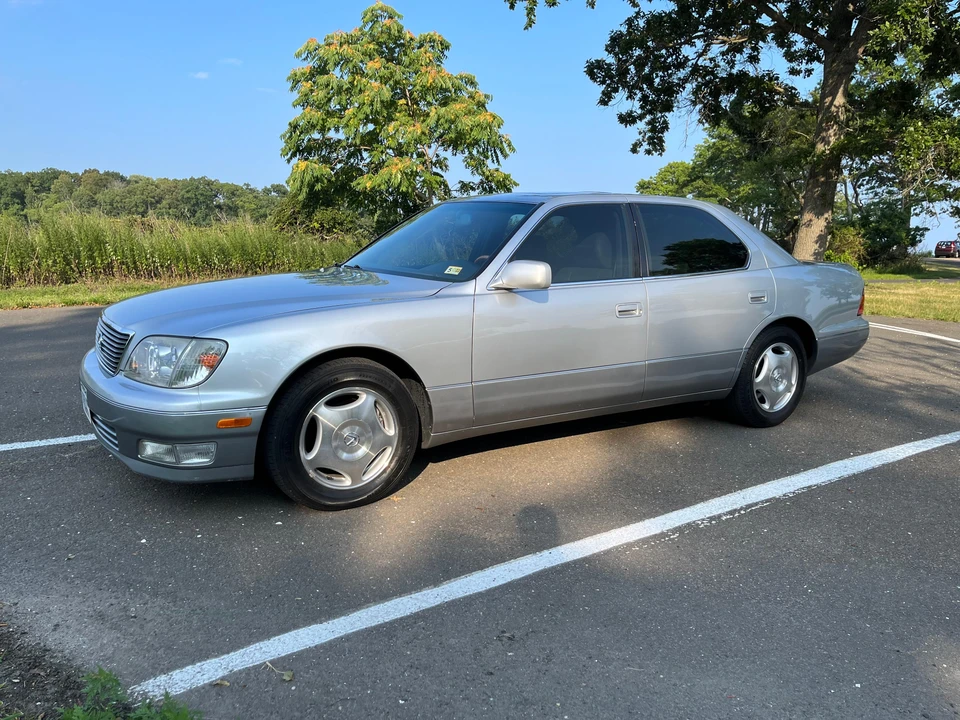 2000 Lexus LS 2nd Gen - Image 15 of 31