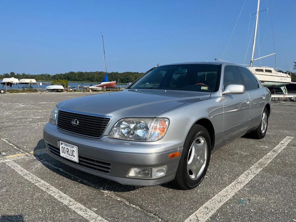 2000 Lexus LS 2nd Gen - Image 13 of 31