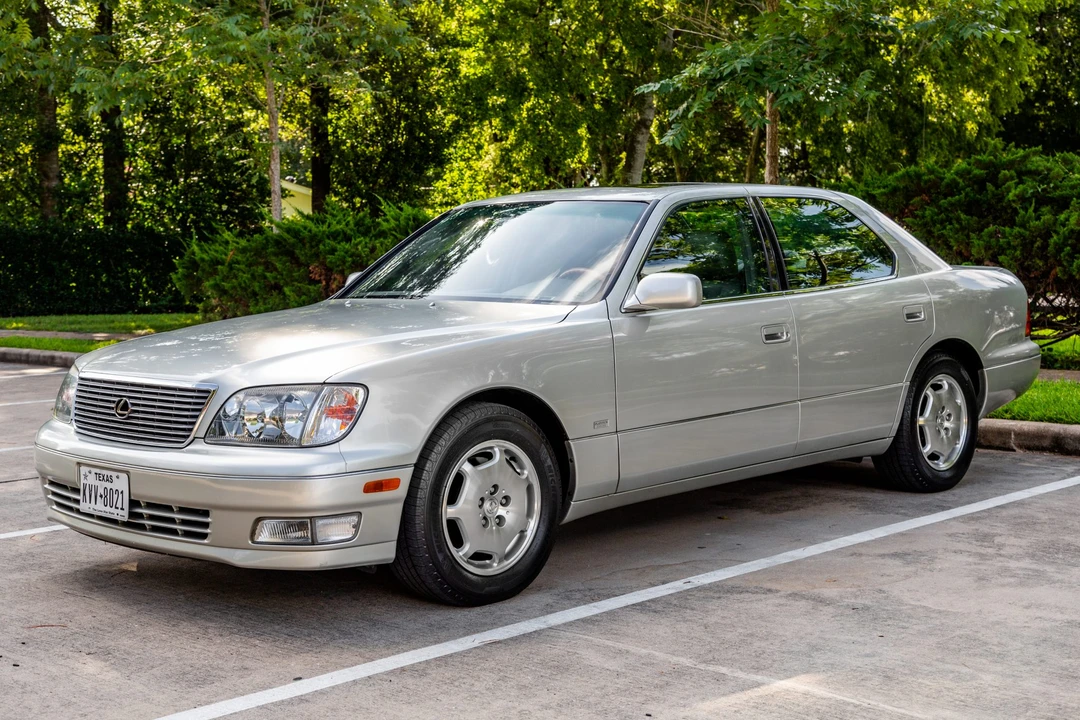 2000 Lexus LS 2nd Gen - Image 4 of 31