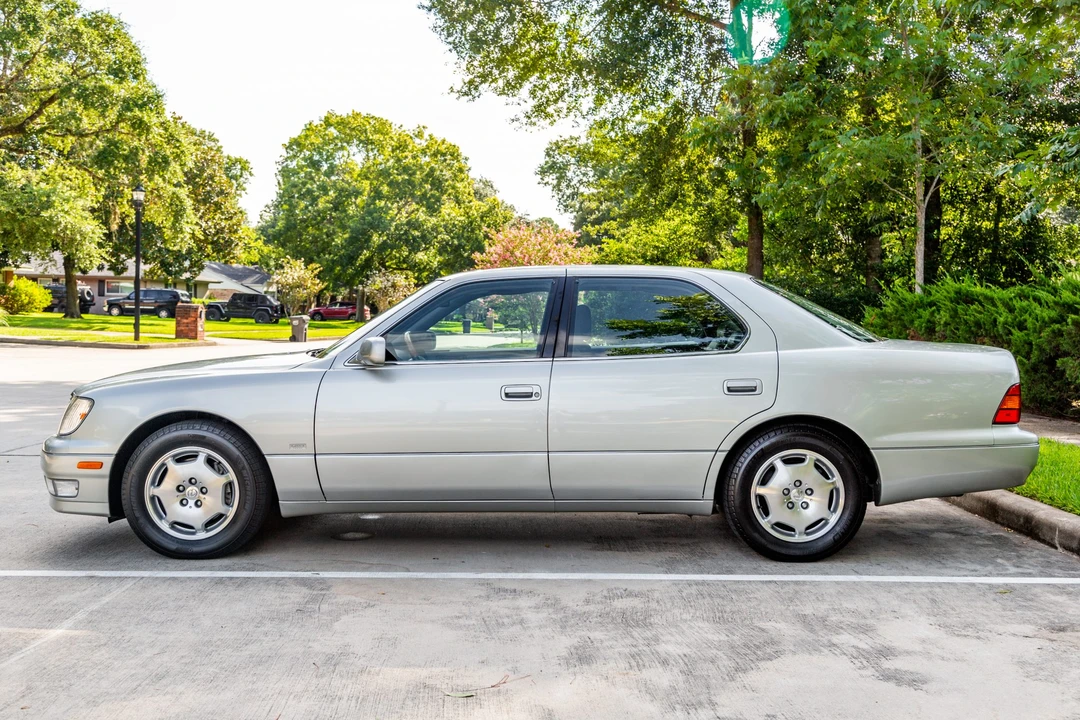 2000 Lexus LS 2nd Gen - Image 6 of 31