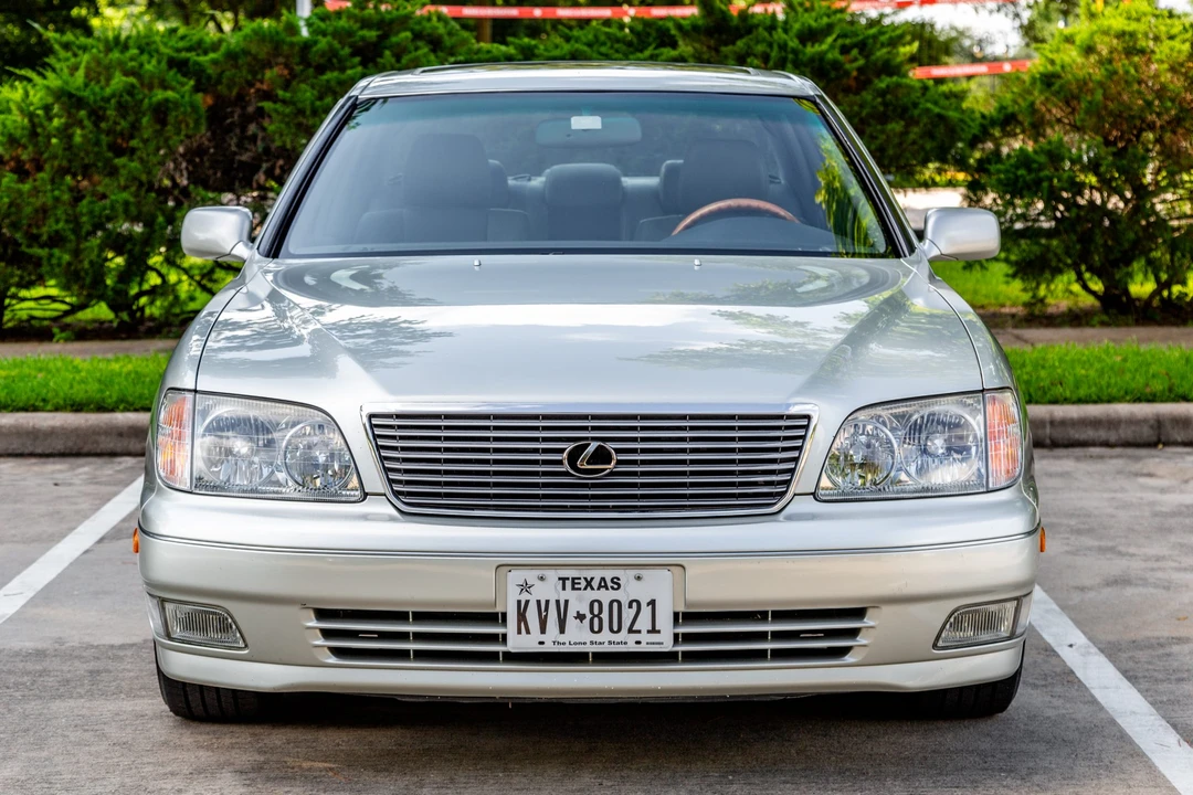 2000 Lexus LS 2nd Gen - Image 15 of 31