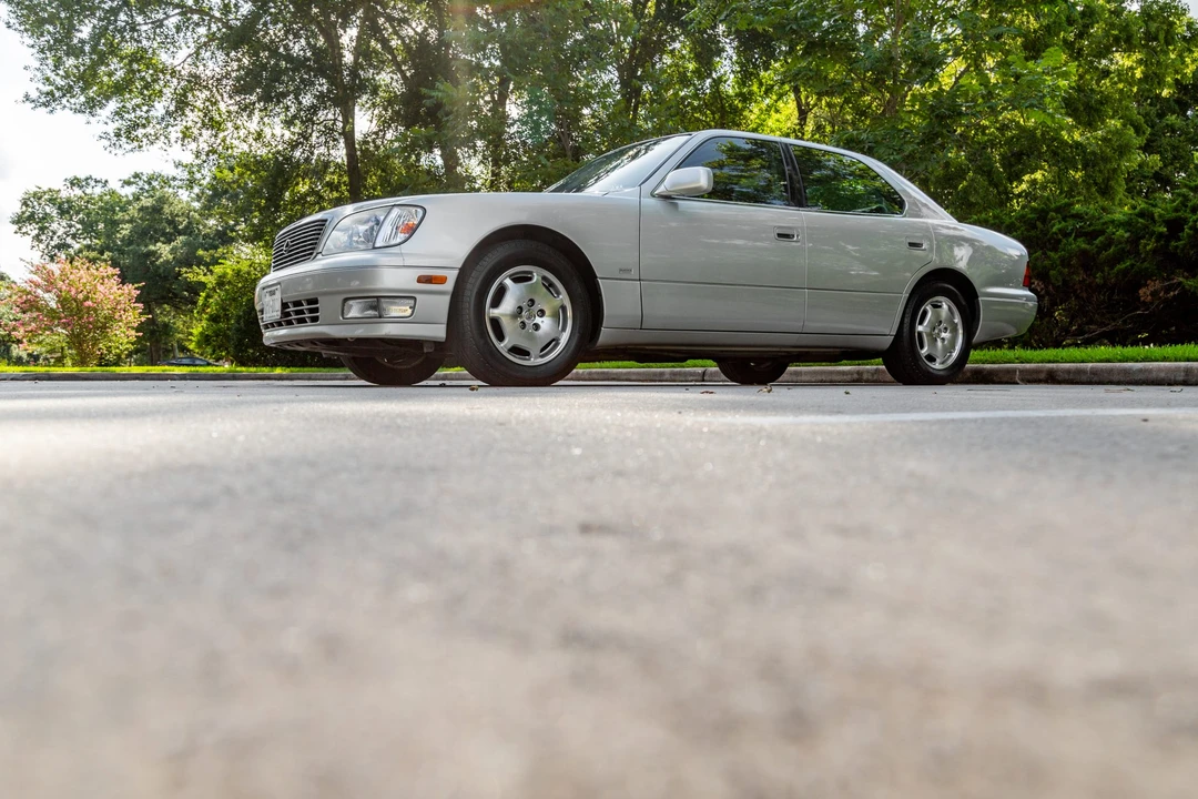 2000 Lexus LS 2nd Gen - Image 5 of 31