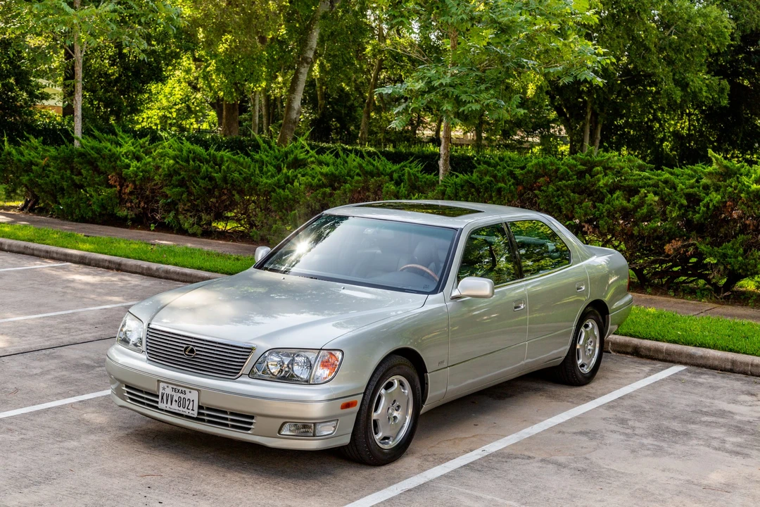 2000 Lexus LS 2nd Gen - Image 3 of 31