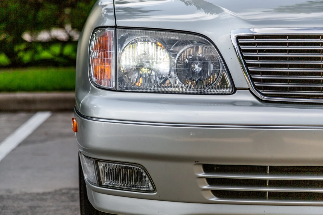 2000 Lexus LS 2nd Gen - Image 18 of 31