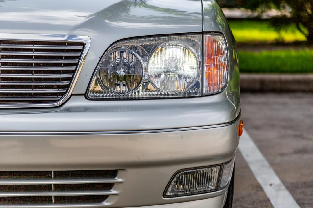 2000 Lexus LS 2nd Gen - Image 22 of 31
