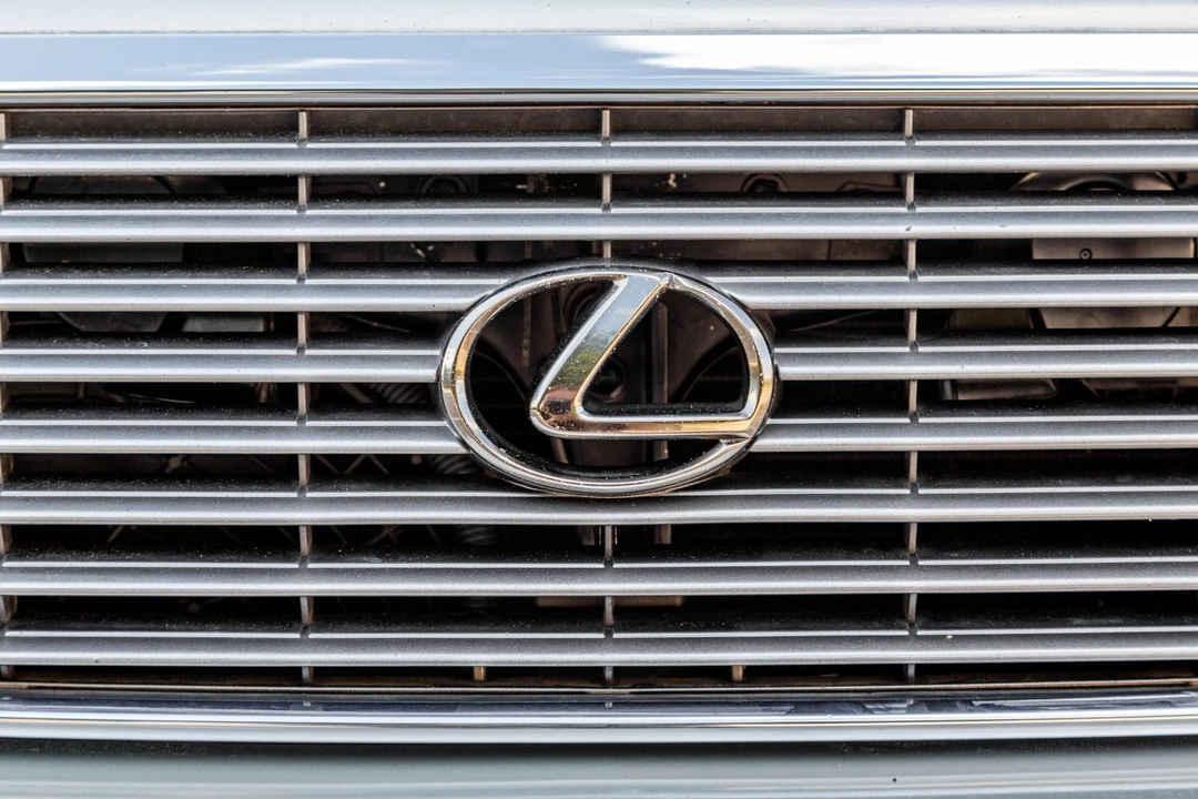 2000 Lexus LS 2nd Gen - Image 19 of 31