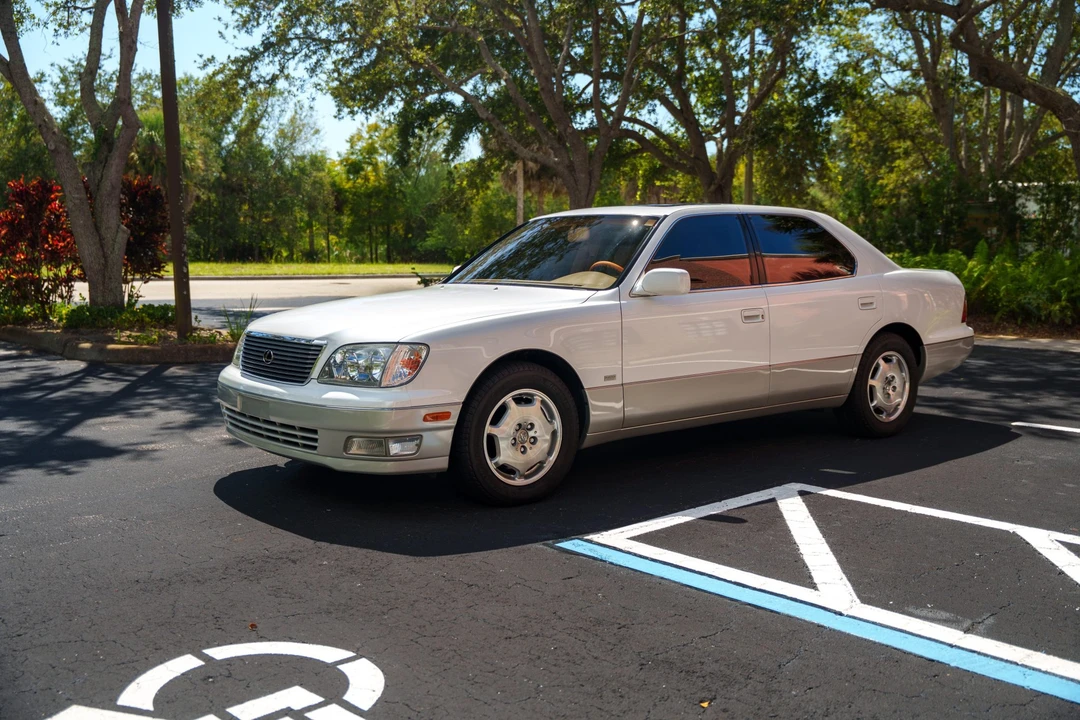 2000 Lexus LS 2nd Gen - Image 2 of 31