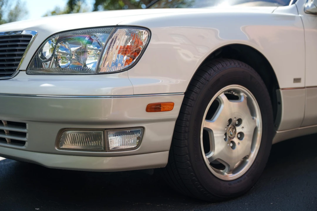 2000 Lexus LS 2nd Gen - Image 20 of 31