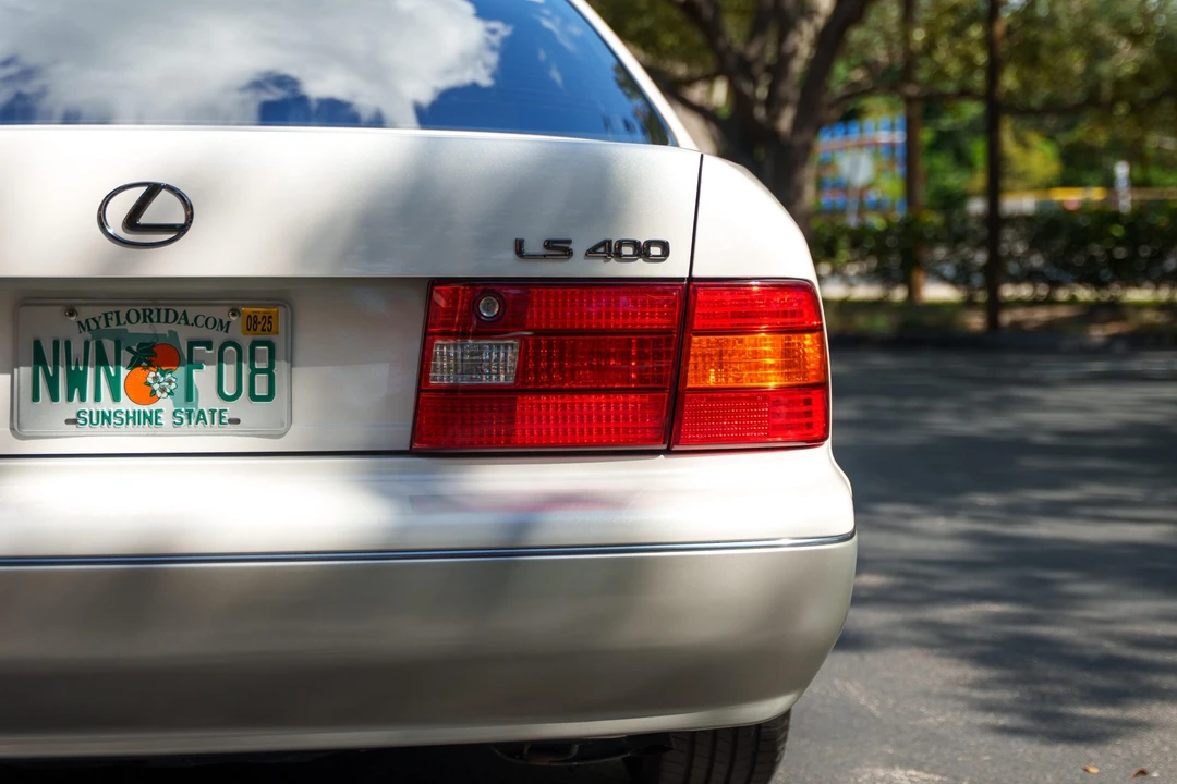 2000 Lexus LS 2nd Gen - Image 30 of 31