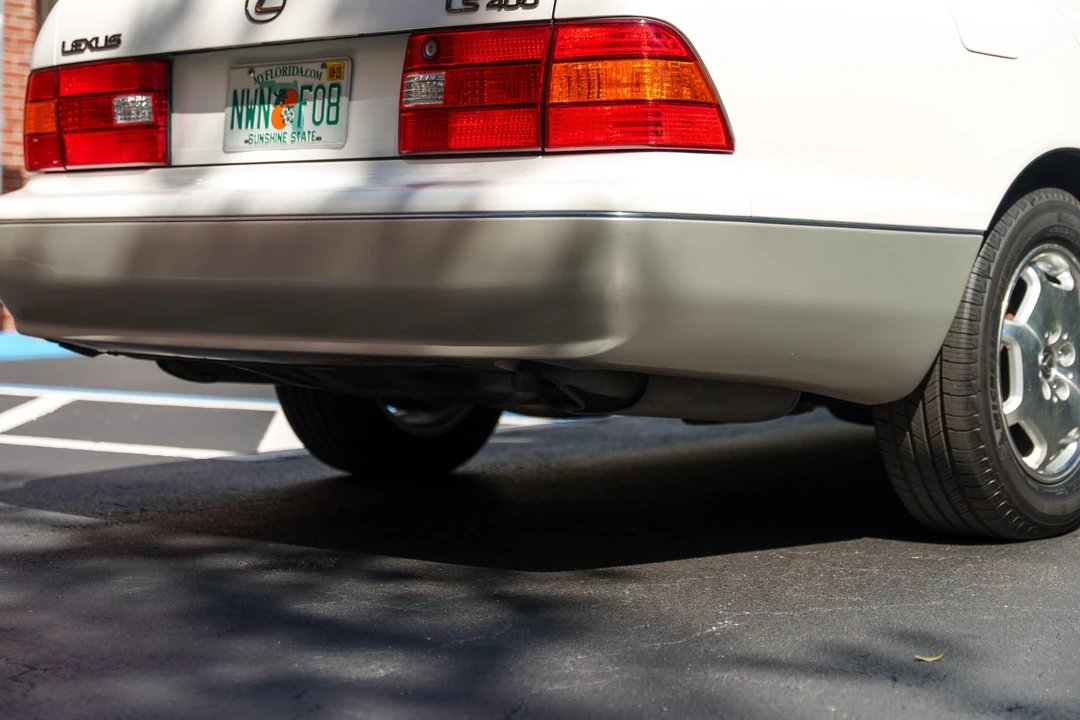 2000 Lexus LS 2nd Gen - Image 26 of 31
