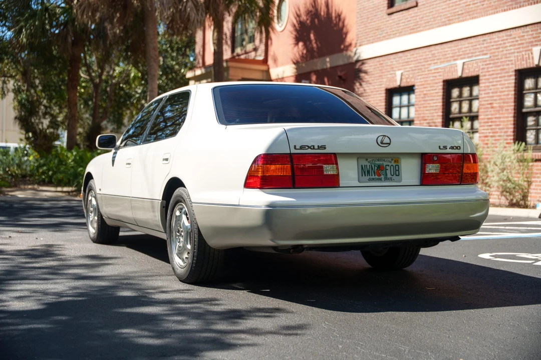 2000 Lexus LS 2nd Gen - Image 13 of 31