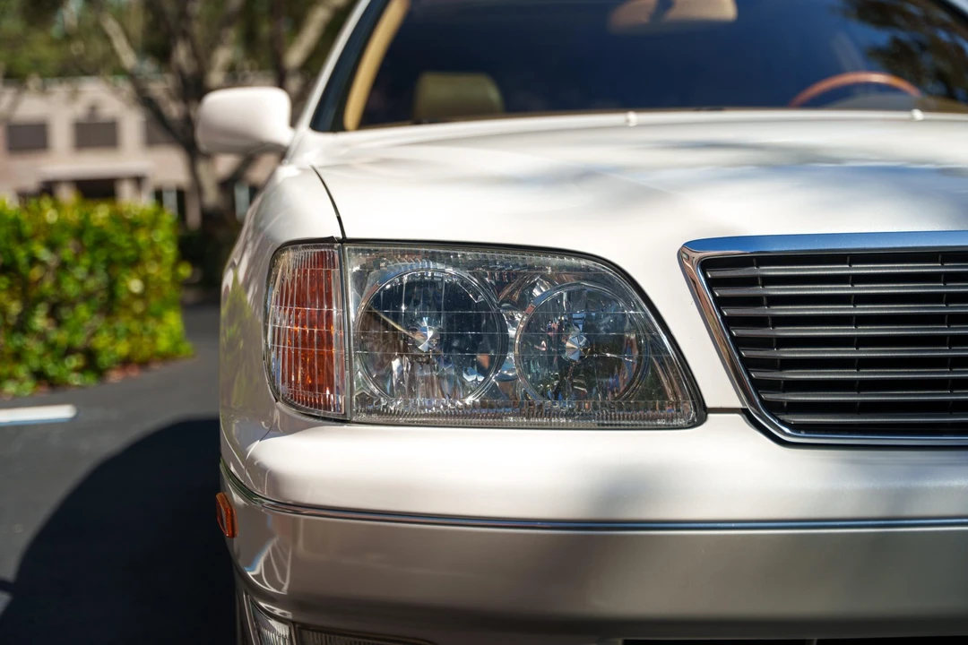 2000 Lexus LS 2nd Gen - Image 21 of 31