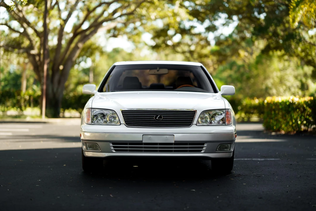 2000 Lexus LS 2nd Gen - Image 4 of 31