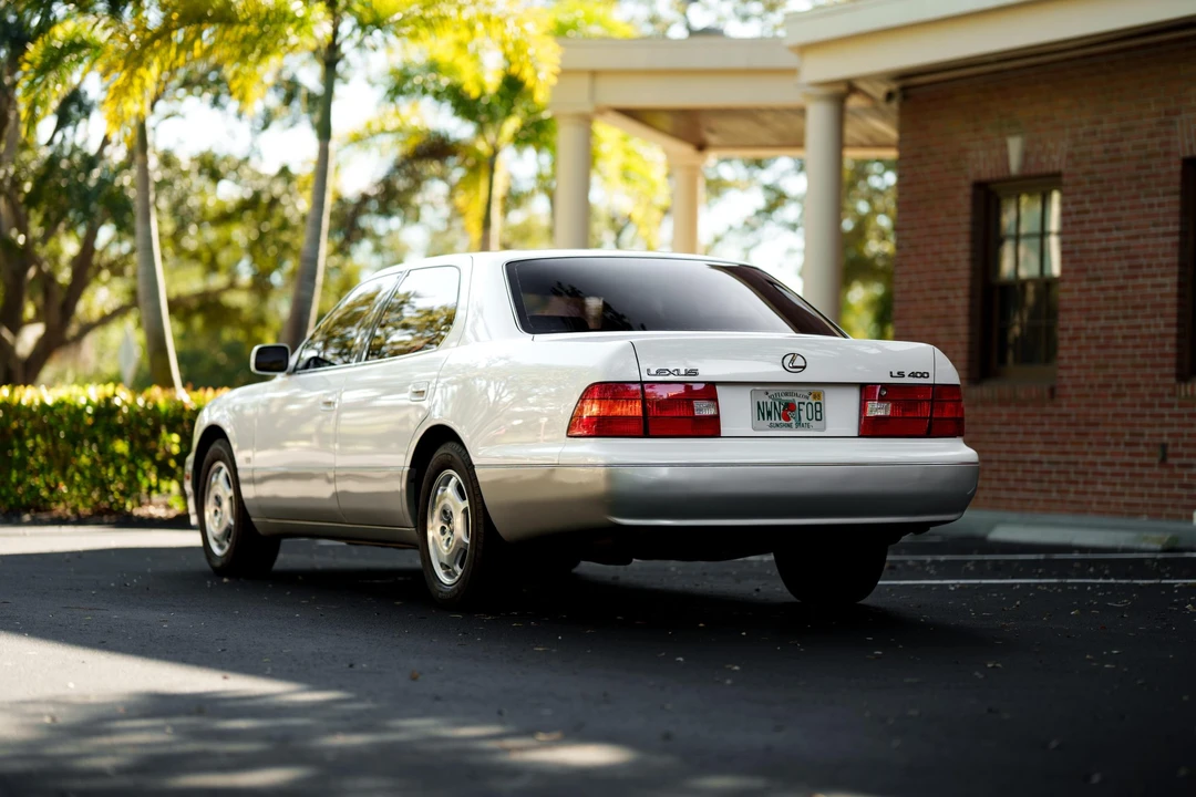 2000 Lexus LS 2nd Gen - Image 14 of 31