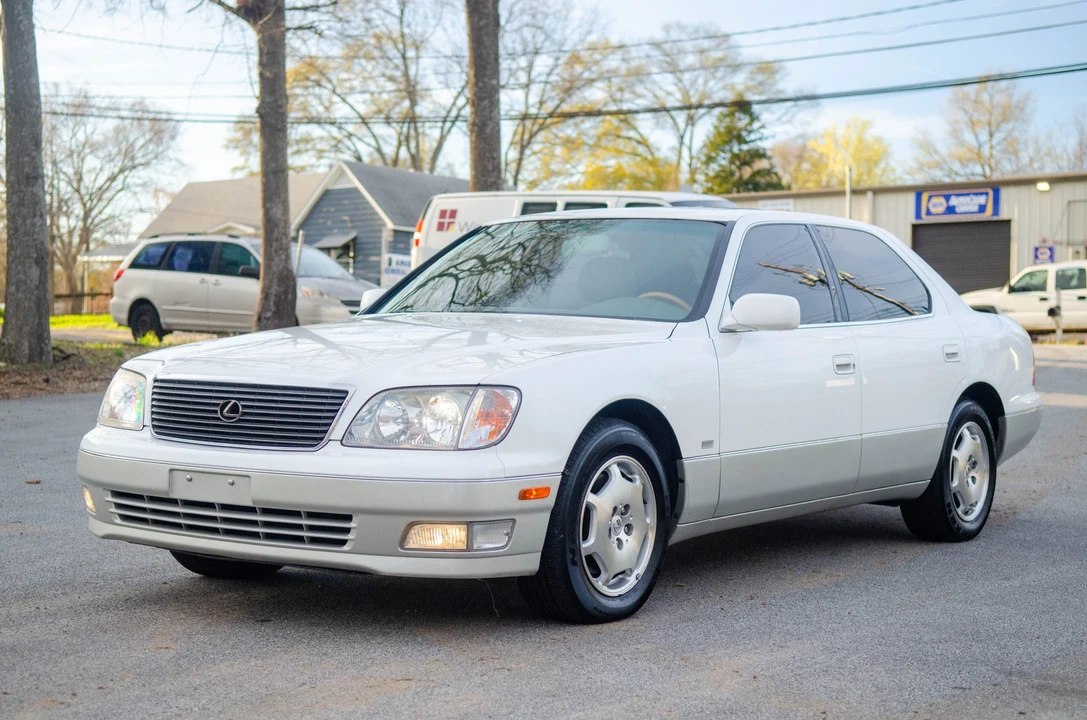 2000 Lexus LS 2nd Gen - Image 3 of 31