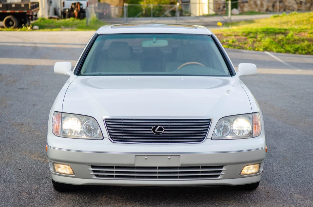 2000 Lexus LS 2nd Gen - Image 6 of 31